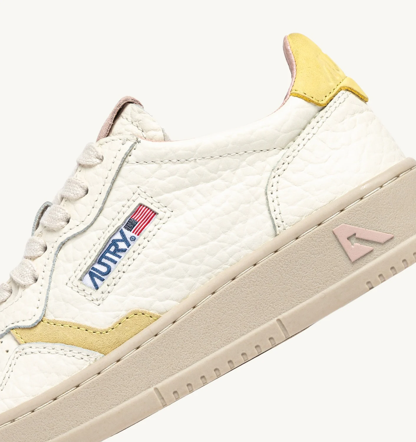 AUTRY MEDALIST LOW SNEAKERS IN LEATHER COLOR LEMON MERINGUE AND SILK