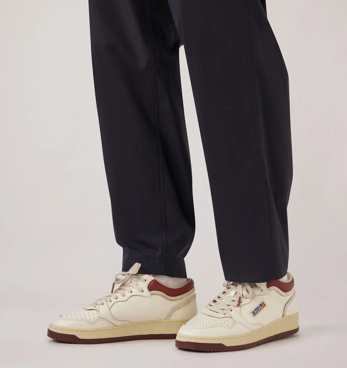 AUTRY MED-WAY SNEAKERS IN LEATHER COLOR MARSHMALLOW AND VAPOR