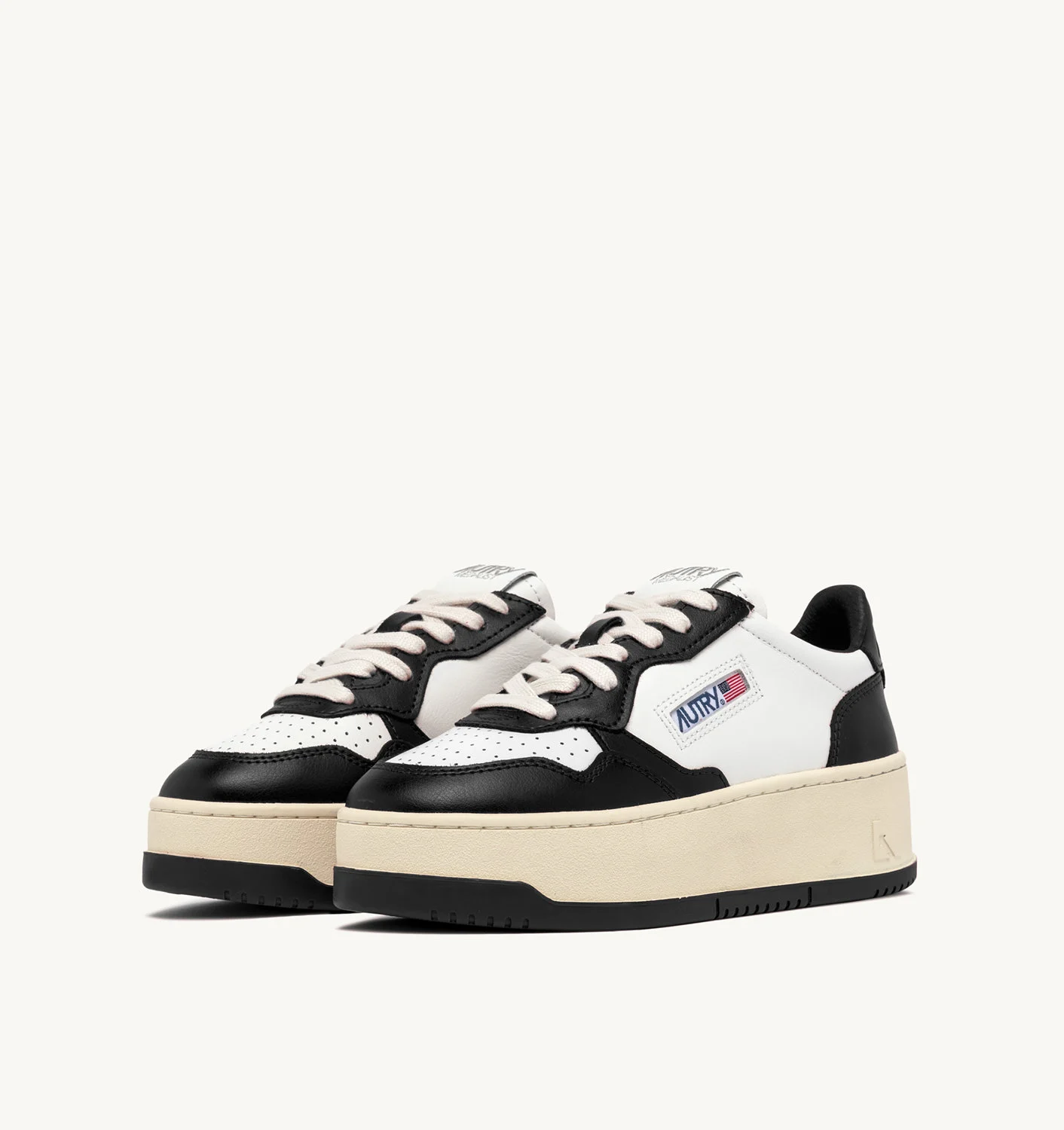 AUTRY MEDALIST PLATFORM SNEAKERS IN WHITE AND METALIZED SILVER LEATHER