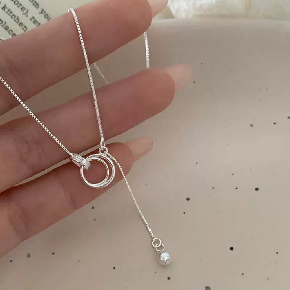 Interlocking tassel necklace for women, simple, niche, high-end clavicle chain, geometric circle